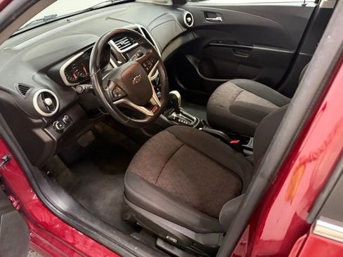 Used 2020 Chevrolet Sonic LT w/ Convenience Package image 18