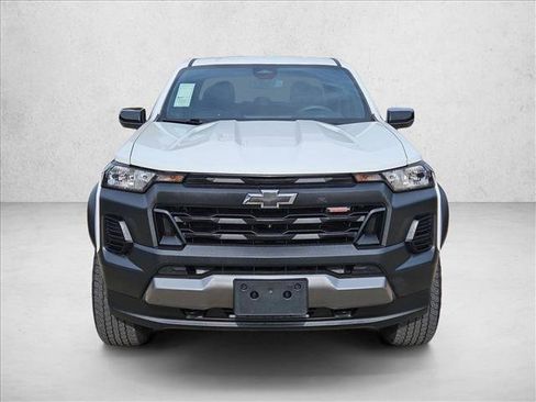 Used 2024 Chevrolet Colorado Trail Boss w/ Technology Package image 2