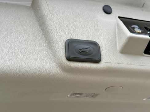 Used 2017 Buick Enclave Leather FWD image 39
