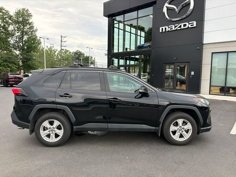 Used 2021 Toyota RAV4 XLE w/ Convenience Package AWD/4WD image 4