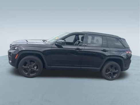 Used 2022 Jeep Grand Cherokee Altitude AWD/4WD image 4