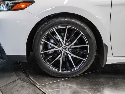 Used 2024 Toyota Camry SE w/ Audio Upgrade Package FWD image 9