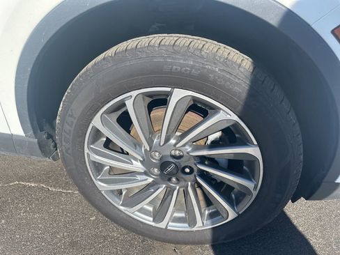 Used 2023 Lincoln Corsair Reserve w/ Equipment Group 201A image 9