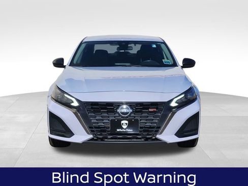 Used 2023 Nissan Altima 2.5 SR image 3