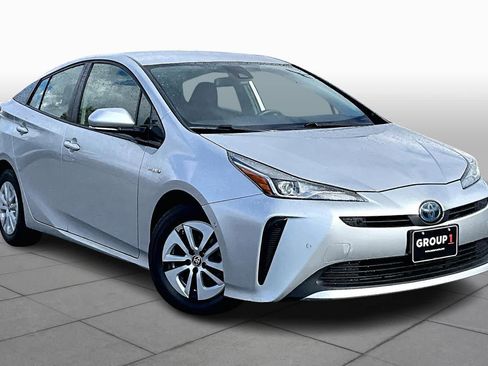 Used 2019 Toyota Prius LE w/ Carpet Mat Package image 2