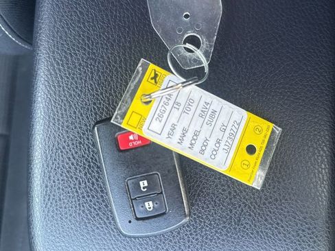 Used 2018 Toyota RAV4 XLE w/ Plus Extra Value Package image 34