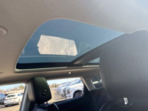 Used 2021 Land Rover Range Rover Evoque SE image 28