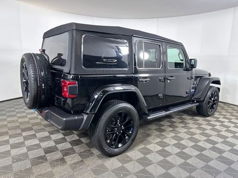 Used 2022 Jeep Wrangler Unlimited Sahara w/ Cold Weather Group image 3