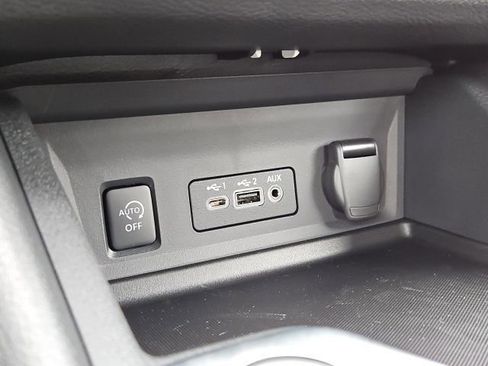 New 2025 Nissan Sentra SR FWD image 40