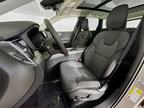 Used 2025 Volvo XC60 B5 Core w/ Protection Package Premier image 21