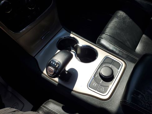 Used 2014 Jeep Grand Cherokee Limited image 32