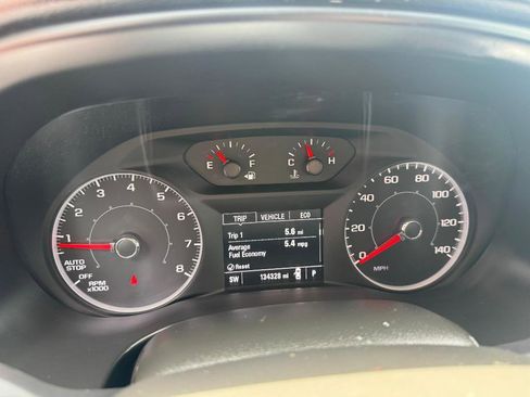 Used 2018 GMC Acadia SLE FWD image 17