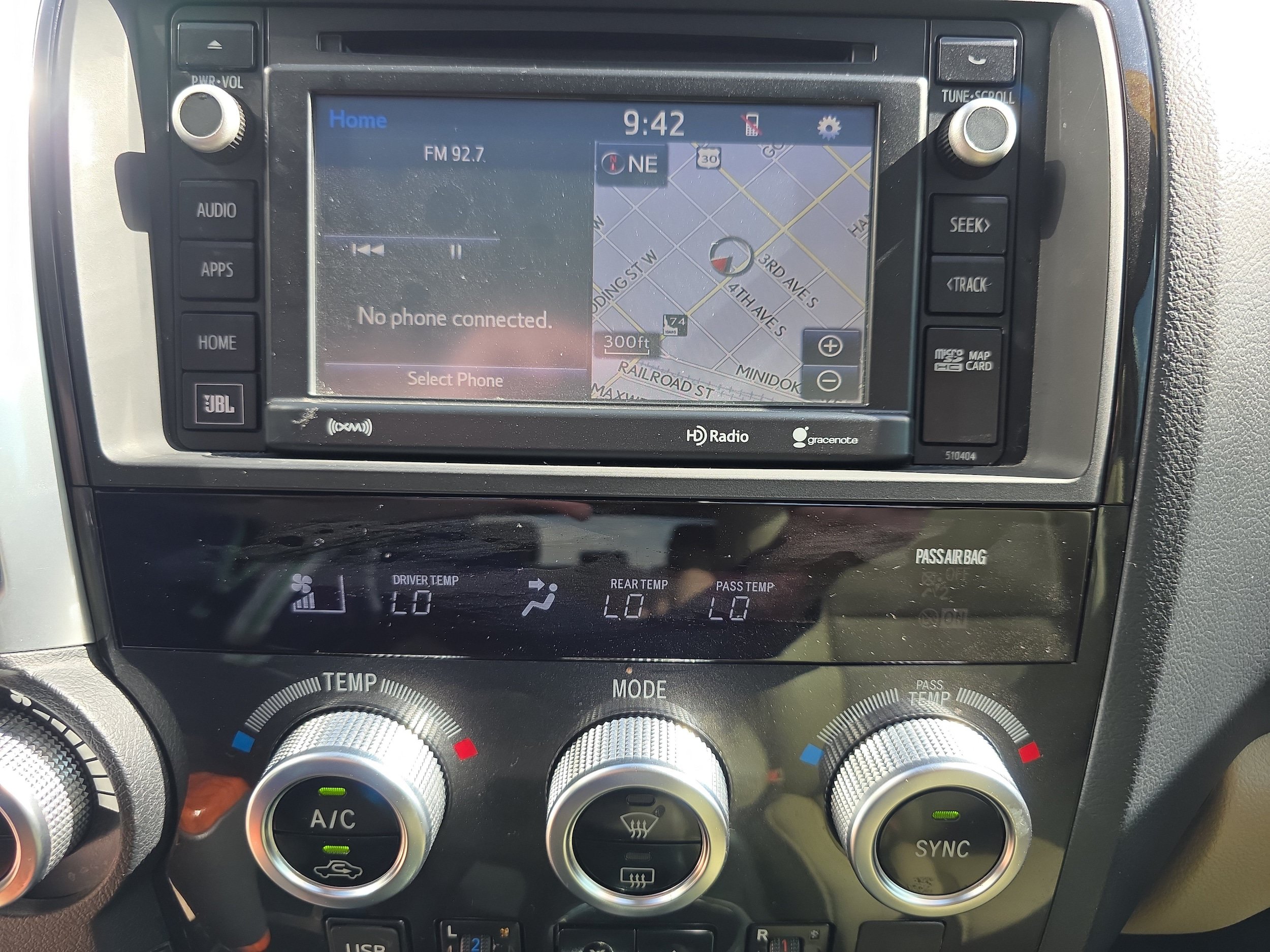 Used 2019 Toyota Sequoia Platinum w/ Carpet Mat Package (TMS) AWD/4WD image 31