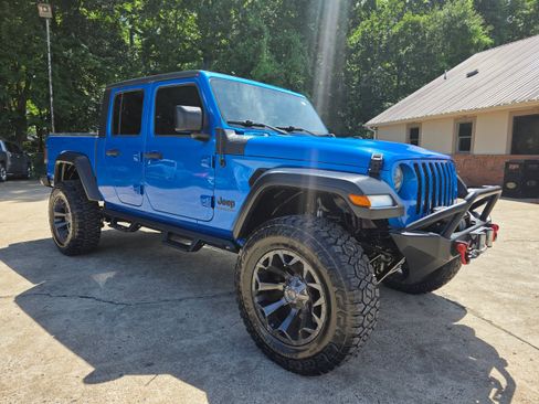 Used 2020 Jeep Gladiator Sport AWD/4WD image 3