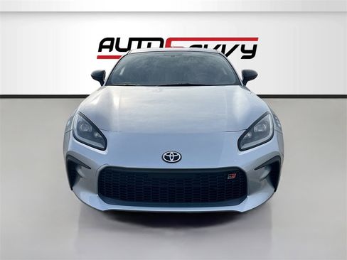 Used 2023 Toyota GR86 Premium image 2
