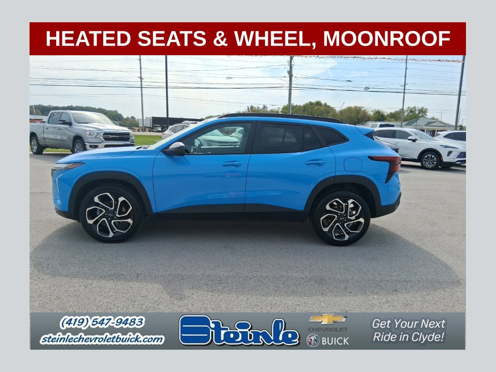 Used 2024 Chevrolet Trax RS w/ Sunroof Package FWD image 1