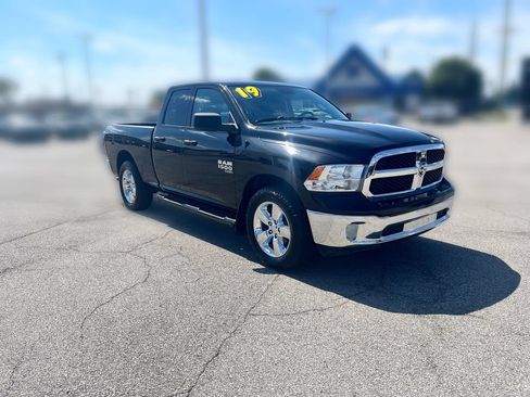 Used 2019 RAM 1500 ST w/ SXT Plus Group AWD/4WD image 10