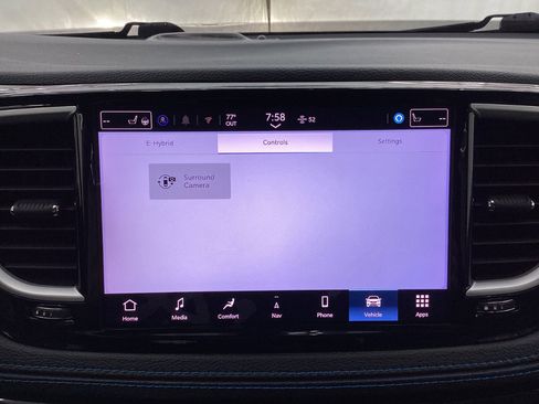 Used 2021 Chrysler Pacifica Touring-L image 32