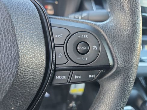 Used 2021 Toyota Corolla LE image 23