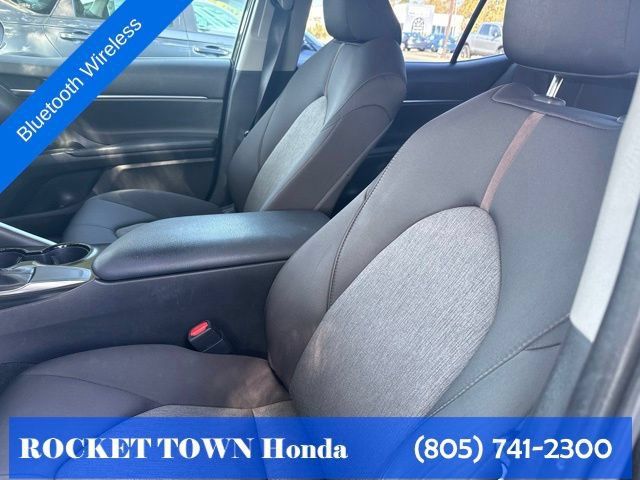 Used 2019 Toyota Camry LE FWD image 23