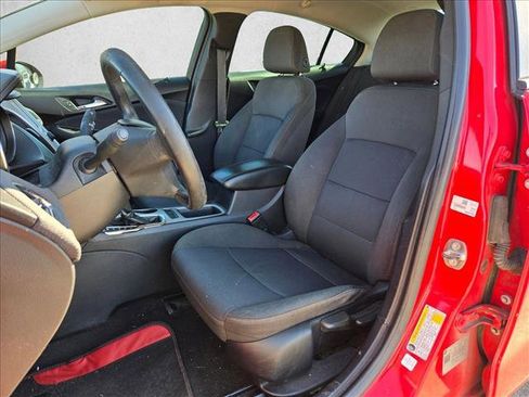 Used 2018 Chevrolet Cruze LS image 11
