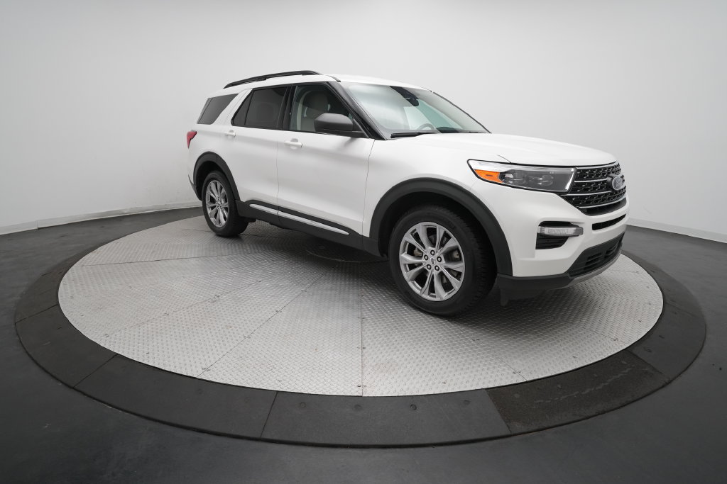 Used 2021 Ford Explorer XLT w/ Equipment Group 202A AWD/4WD image 35