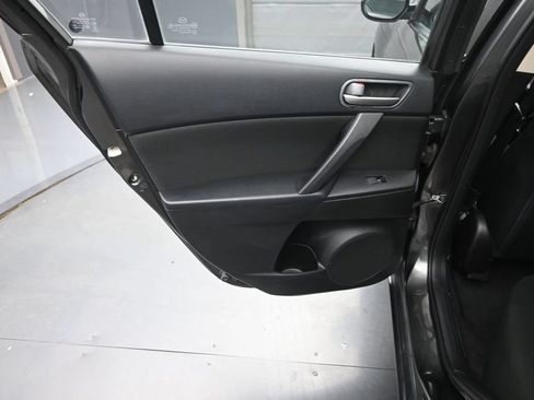 Used 2012 MAZDA MAZDA3 i Touring FWD image 19