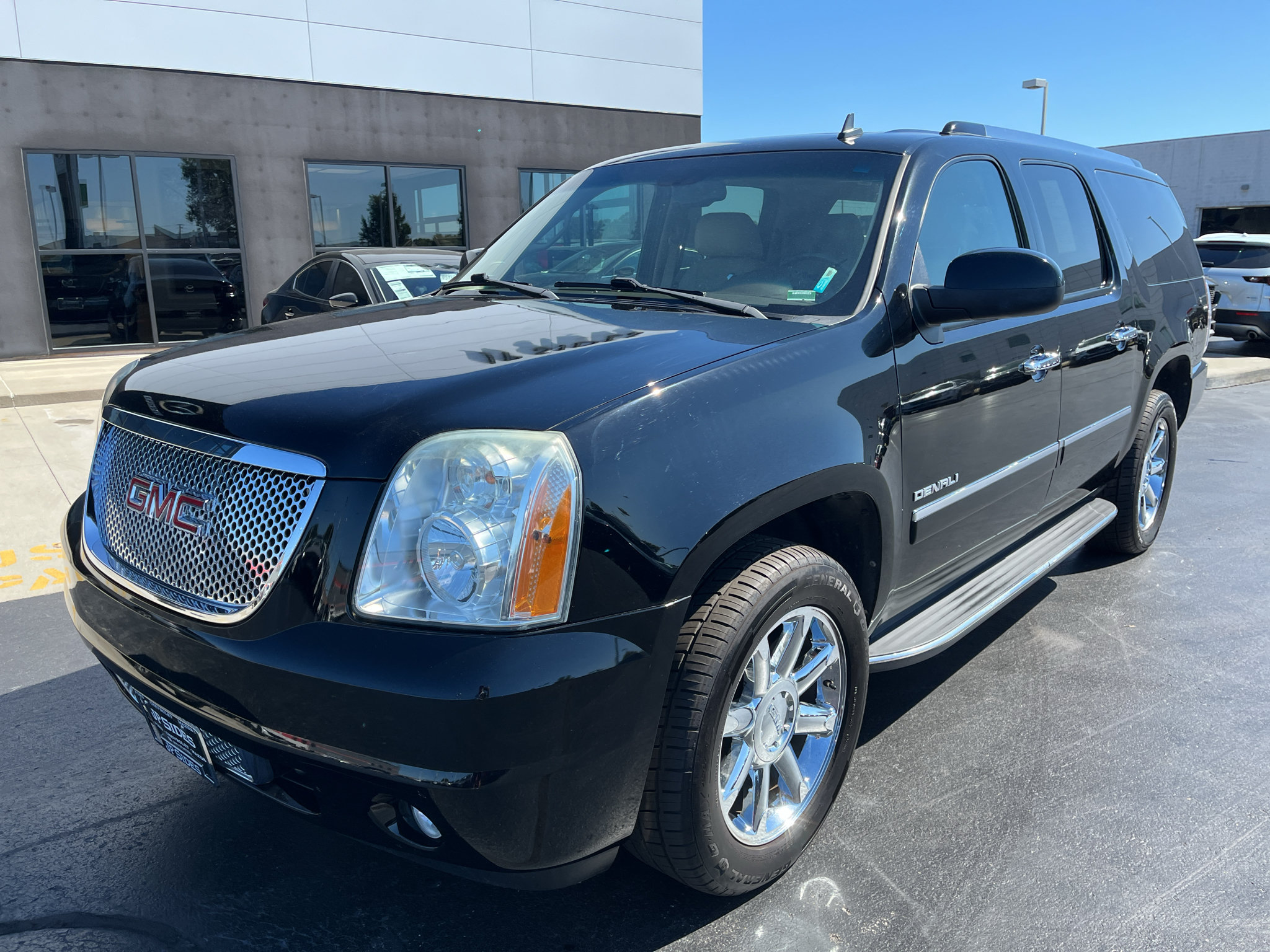 Used 2013 GMC Yukon XL Denali AWD/4WD image 4