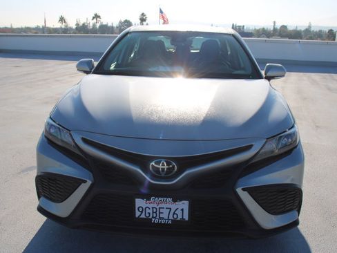 Used 2023 Toyota Camry SE image 7