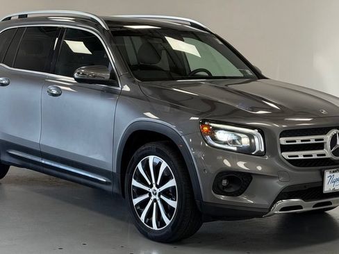 Used 2023 Mercedes-Benz GLB 250 4MATIC w/ Premium Package image 6