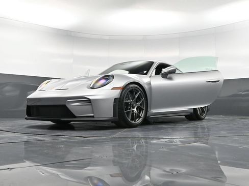 Certified 2026 Porsche 911 GT3 RWD image 39