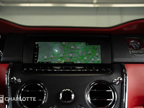 Used 2022 Rolls-Royce Cullinan image 28