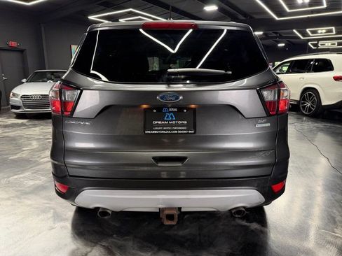 Used 2018 Ford Escape SE FWD image 6
