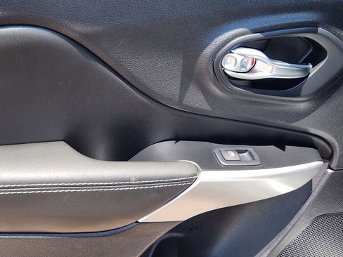 Used 2022 Jeep Cherokee Latitude image 13