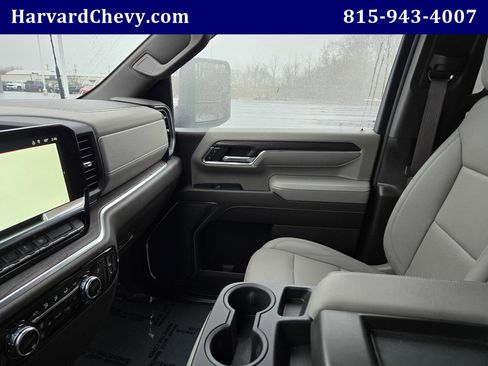 Used 2024 GMC Sierra 3500 SLT w/ Snow Plow Prep/Camper Package image 15