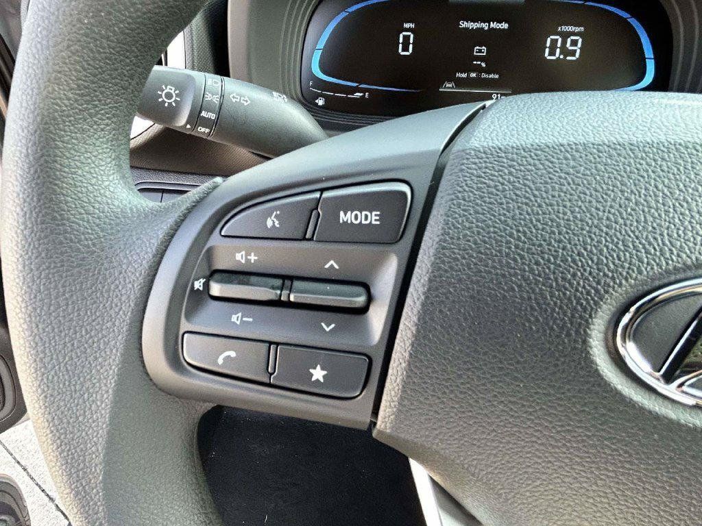 New 2026 Hyundai Venue SE FWD image 30