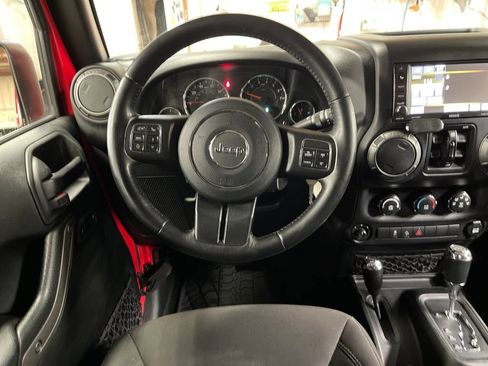 Used 2018 Jeep Wrangler Unlimited Sport S AWD/4WD image 17