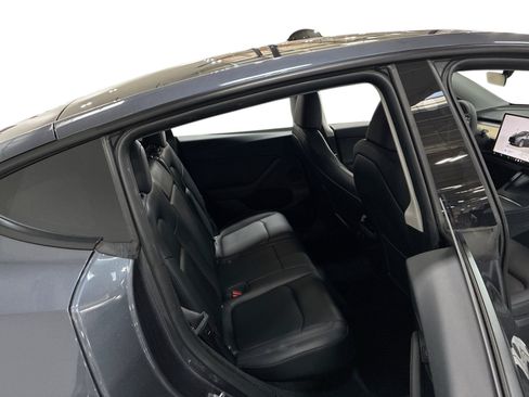 Certified 2023 Tesla Model Y Long Range AWD/4WD image 11