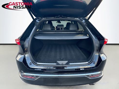 Used 2021 Toyota Venza XLE w/ Softex Package image 32