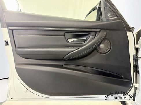 Used 2018 BMW M3 RWD image 21