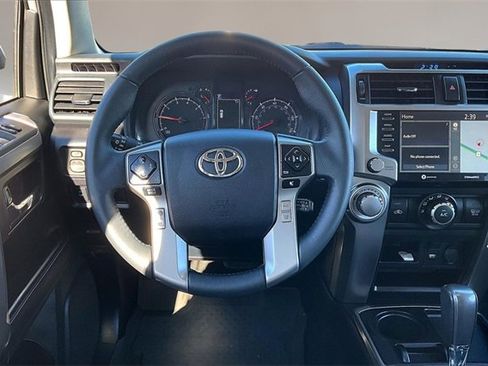 Used 2021 Toyota 4Runner SR5 Premium image 8