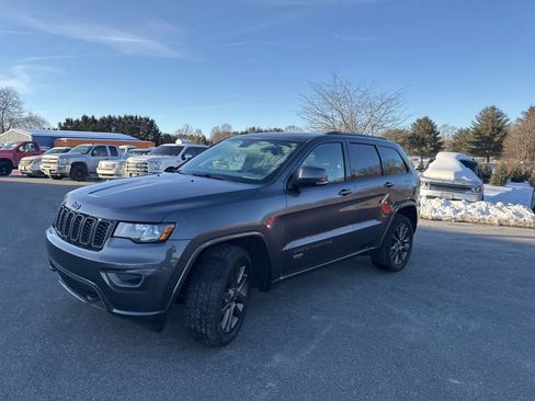 Used 2017 Jeep Grand Cherokee Limited 75th Anniversary image 3