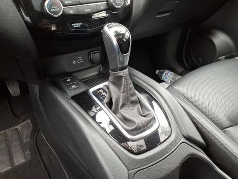 Used 2022 Nissan Rogue Sport SL w/ Premium Package image 16