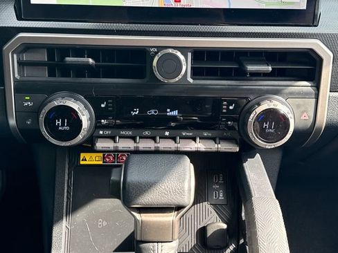 Certified 2025 Toyota 4Runner Limited AWD/4WD image 31