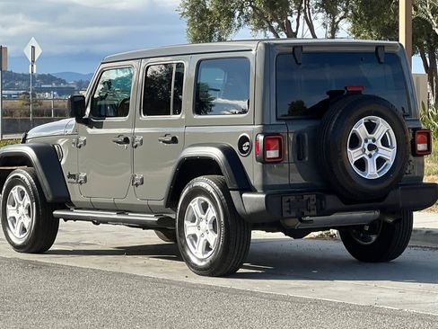 Used 2022 Jeep Wrangler Unlimited Sport w/ Sun And Sound Package image 6