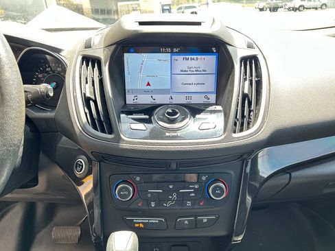 Used 2017 Ford Escape Titanium image 18
