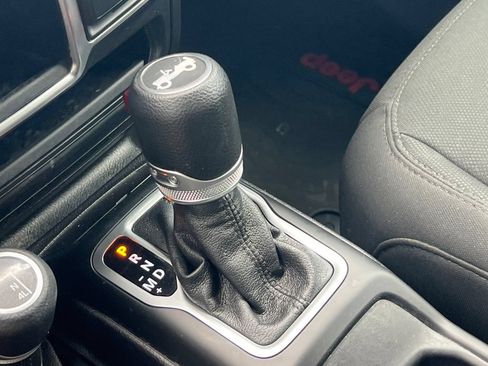 Used 2018 Jeep Wrangler Unlimited Sport AWD/4WD image 21