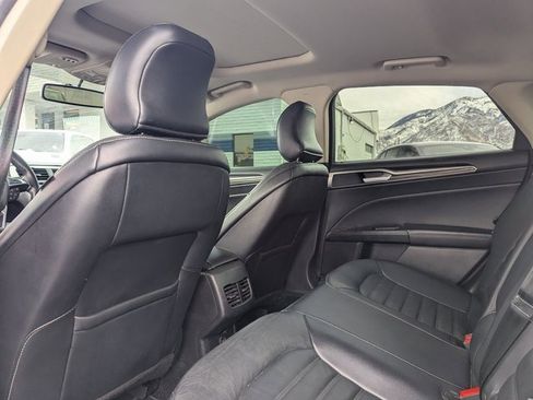 Used 2017 Ford Fusion SE image 30