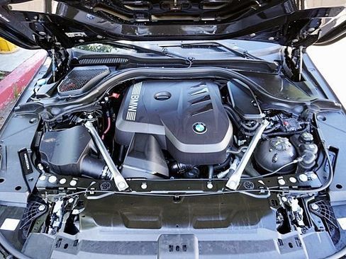 Used 2026 BMW 530i w/ Premium Package RWD image 39