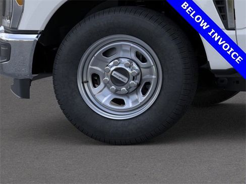 New 2026 Ford F350 XL w/ XL Chrome Package image 19